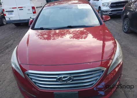 2015 Hyundai Sonata Se z USA, uszkodzony, nr VIN 5NPE24AF8FH172220